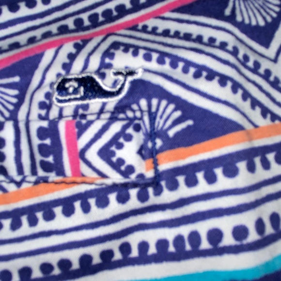 Vibrant Vineyard Vines Shorts in Excellent Condition - Picture 7 of 8